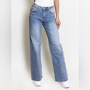 NWT Katch Me Stretch High Rise Wide Leg Jeans Size 8